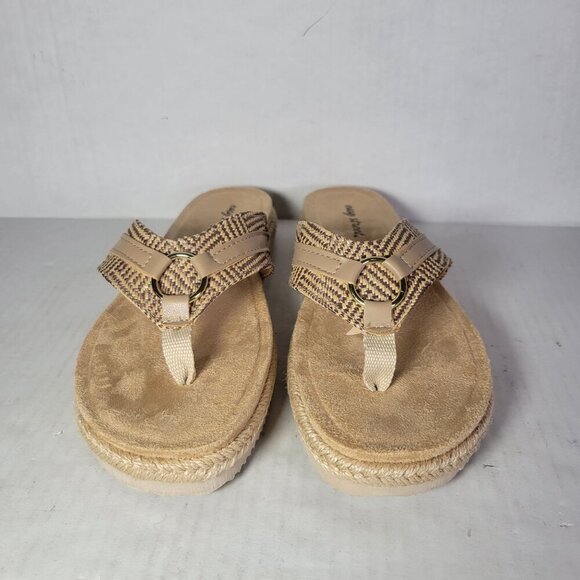 Easy Street Womens Starling Beige Woven Strap Thong Sandals Size 7.5W - Picture 2 of 8